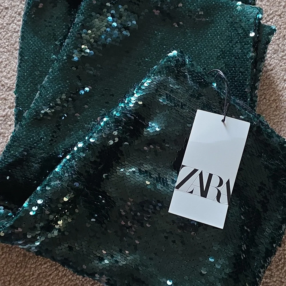 ZARA FLARED HIGH WAISTED GREEN SEQUIN PANTS SIZE M